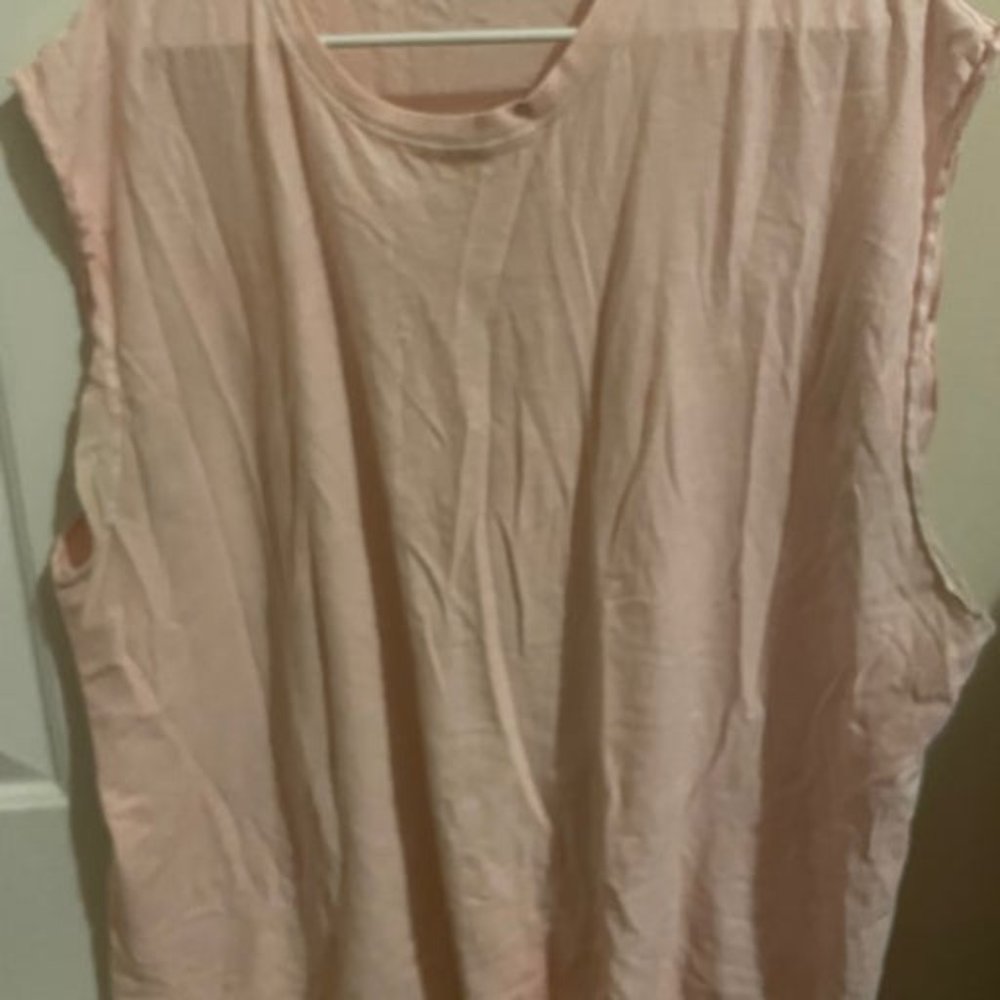 sleeveless top